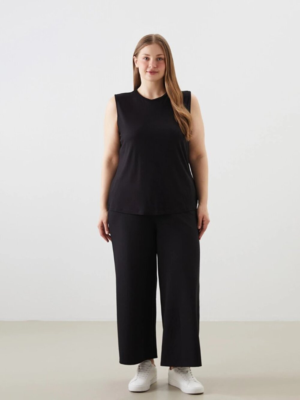 New Pretty Garden Sleeveless Black Top and lounge pants Set